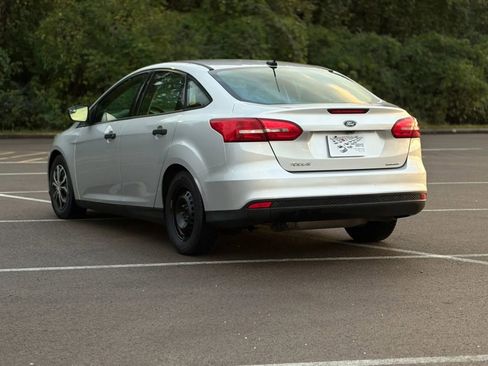 Used 2015 Ford Focus S image 3