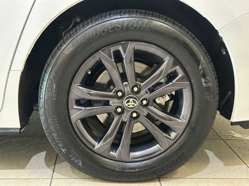 Used 2025 Toyota Sienna XSE w/ XSE Premium Package AWD/4WD image 8