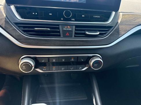 Certified 2023 Nissan Altima 2.5 SV w/ SV Premium Package AWD/4WD image 21