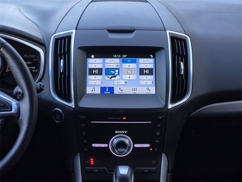 Used 2018 Ford Edge Titanium w/ Cold Weather Package image 9