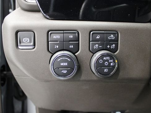 Used 2025 Chevrolet Silverado 2500 LTZ w/ LTZ Plus Package image 18