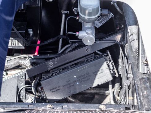 Used 2005 Ford GT image 56