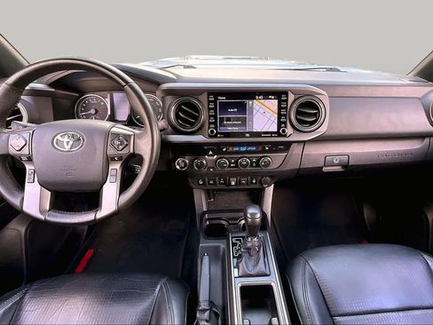 Used 2020 Toyota Tacoma TRD Sport w/ TRD Premium Sport Package AWD/4WD image 14