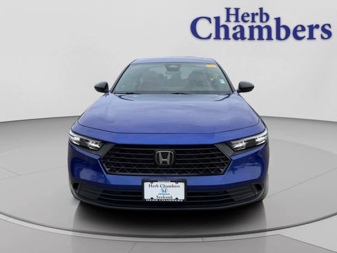 Used 2023 Honda Accord Sport image 2