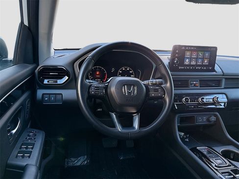 Used 2023 Honda Pilot Touring image 22