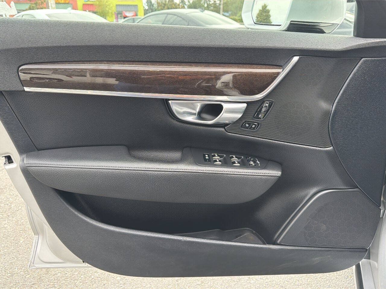 Used 2018 Volvo S90 T5 Momentum w/ Convenience Package AWD/4WD image 31