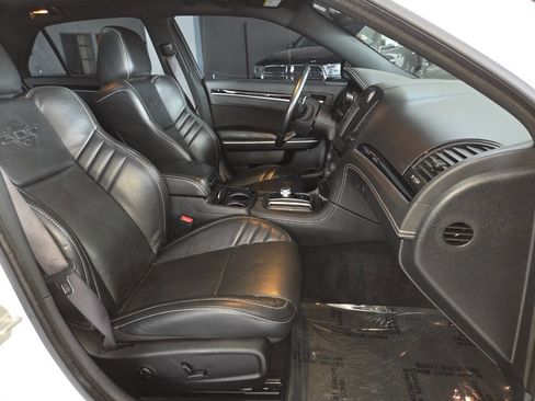 Used 2023 Chrysler 300 C RWD image 31