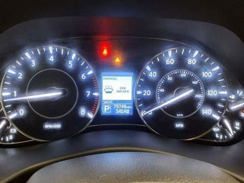 Used 2019 Nissan Armada Platinum w/ Interior Lighting Package image 38