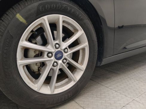 Used 2018 Ford Focus SE FWD image 31
