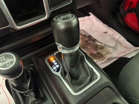 Used 2018 Jeep Wrangler Unlimited Sport image 21