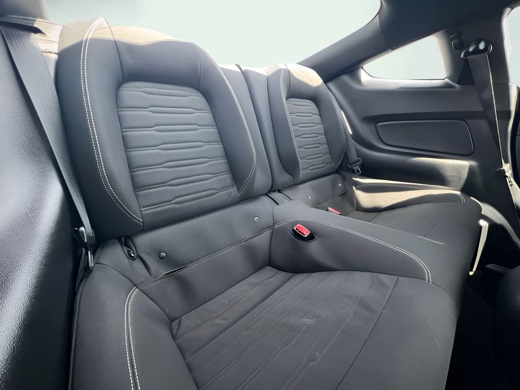 Used 2017 Ford Mustang GT w/ Black Accent Package RWD image 20