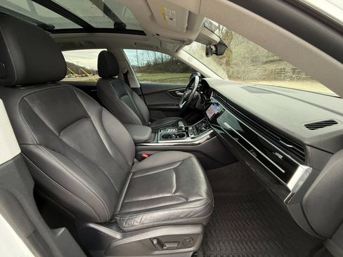 Used 2019 Audi Q8 Premium Plus w/ Premium Plus image 16