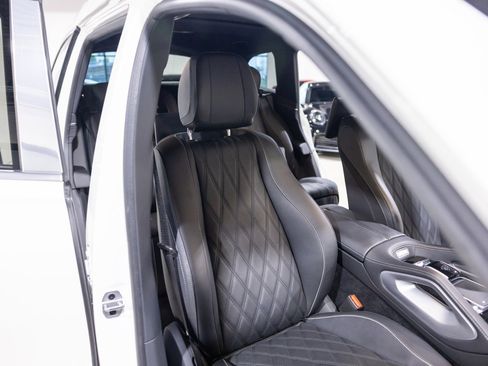 Used 2024 Mercedes-Benz Maybach GLS 600 4MATIC image 29