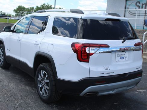 Used 2023 GMC Acadia SLT w/ LPO, Floor Liner Package AWD/4WD image 6