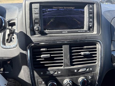 Used 2019 Dodge Grand Caravan SXT image 20