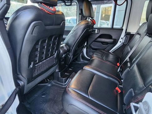 Used 2019 Jeep Wrangler Unlimited Rubicon w/ Dual Top Group image 11