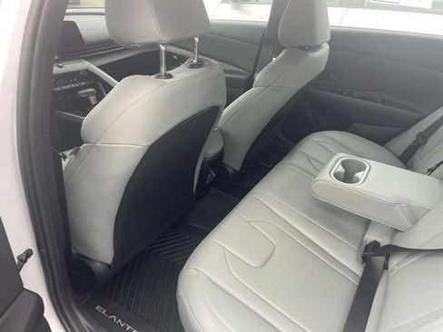 Used 2025 Hyundai Elantra Limited FWD image 13