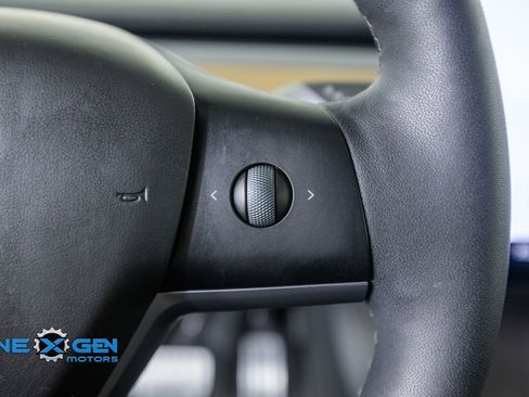 Used 2024 Tesla Model Y Performance AWD/4WD image 14