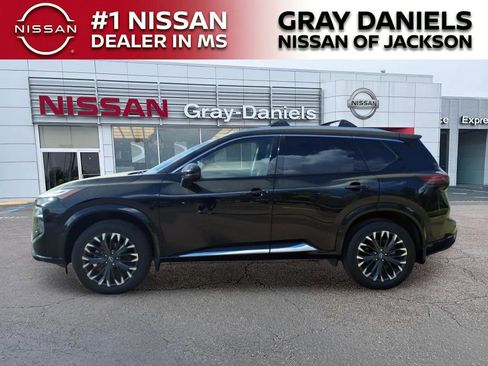 Certified 2025 Nissan Rogue Platinum w/ Platinum Premium Package image 4