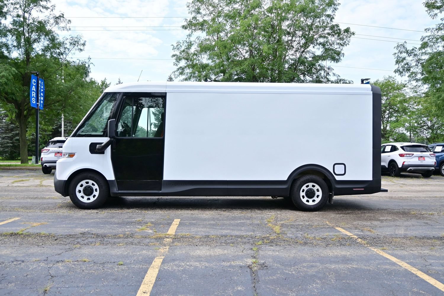 Used 2024 Chevrolet Brightdrop 600 w/ Commercial Equipment Package AWD/4WD image 9