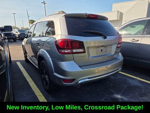 Used 2018 Dodge Journey Crossroad w/ Nav & Sun Group FWD image 4