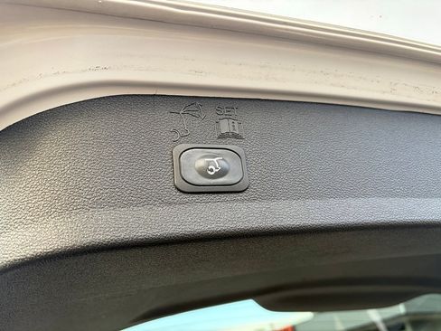 Used 2019 Ford Escape SEL image 33