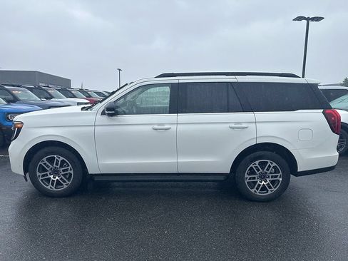 Used 2025 Ford Expedition Active AWD/4WD image 4