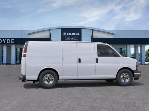 New 2026 GMC Savana 3500 w/ Driver Convenience Package RWD image 5