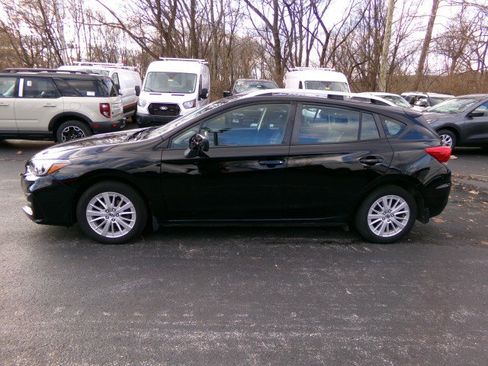 Used 2018 Subaru Impreza 2.0i Premium w/ Eyesight & BSD & Rcta image 5