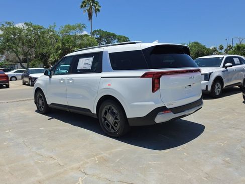 New 2026 Kia Carnival EX FWD image 6