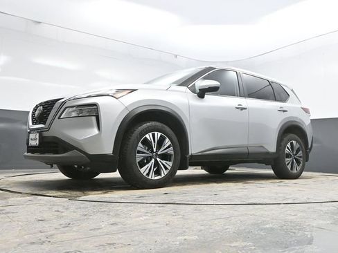 Used 2023 Nissan Rogue SV image 25