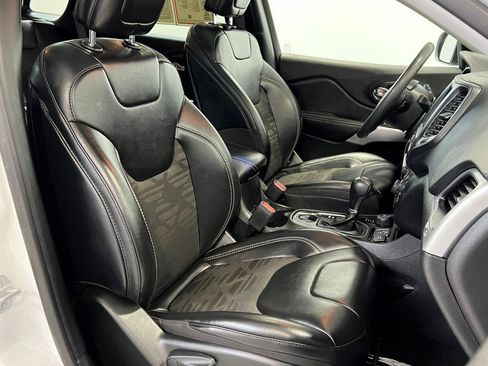 Used 2022 Jeep Cherokee Latitude w/ Sun & Sound Group image 13