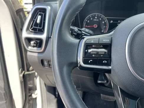 Certified 2023 Kia Sorento EX w/ Panoramic Sunroof Package FWD image 17