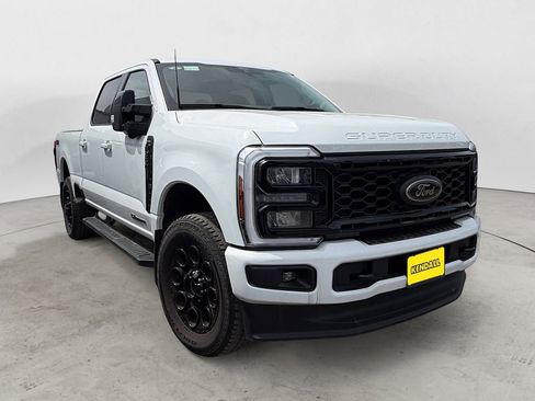Certified 2025 Ford F350 Lariat w/ Black Appearance Package AWD/4WD image 4