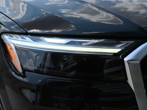 Certified 2025 Audi Q7 3.0T Premium w/ Convenience Package image 11