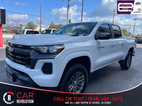 Used 2024 Chevrolet Colorado LT RWD image 3