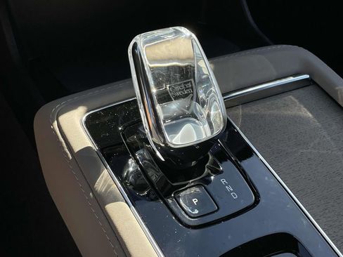 New 2026 Volvo XC90 B5 Core image 21