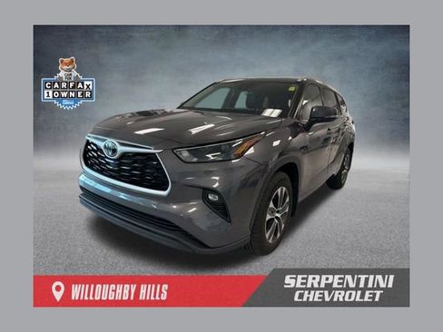 Used 2022 Toyota Highlander XLE image 1