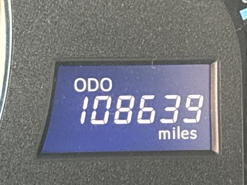 Used 2012 Toyota Camry image 22