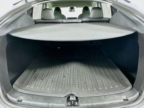 Used 2024 Tesla Model Y Long Range image 26