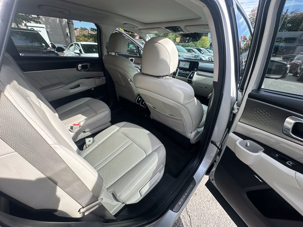 Used 2023 Kia Sorento SX Prestige w/ Panoramic Sunroof Package AWD/4WD image 31