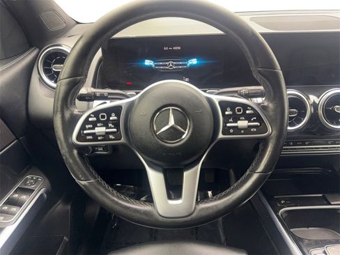 Used 2022 Mercedes-Benz GLB 250 w/ Premium Package Lite image 54