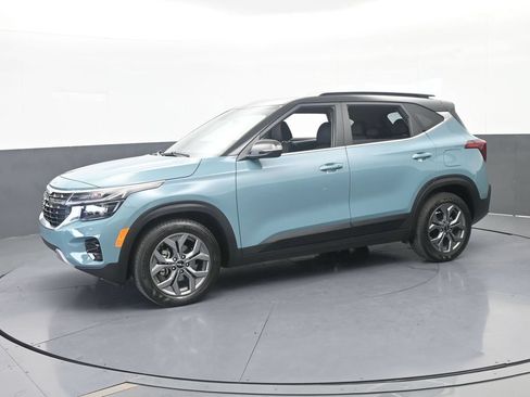 Used 2024 Kia Seltos S FWD image 2