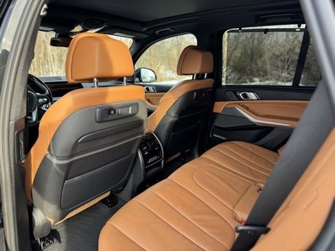 Used 2020 BMW X5 xDrive50i w/ Luxury Seating Package image 13