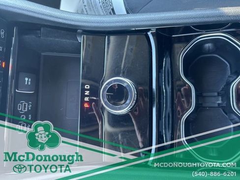 Used 2022 Jeep Grand Cherokee Laredo w/ Luxury Tech Group I image 14