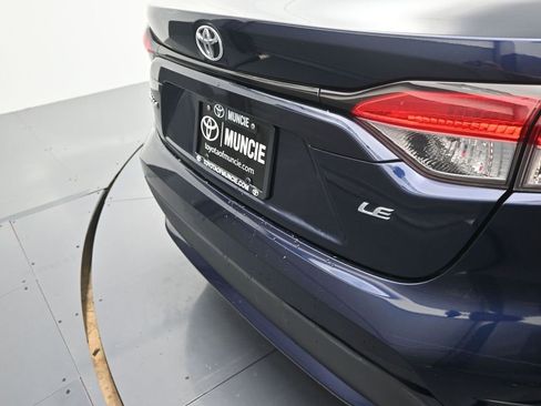 Used 2022 Toyota Corolla LE image 34