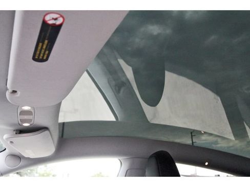 Used 2025 Tesla Model Y Long Range RWD image 24