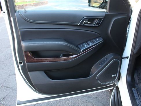 Used 2018 GMC Yukon XL SLT image 12