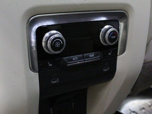 Used 2022 GMC Yukon XL Denali image 17