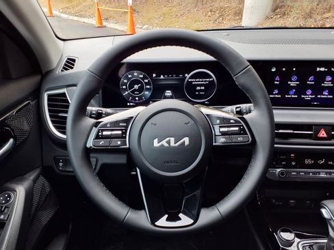 New 2026 Kia Seltos EX FWD image 7